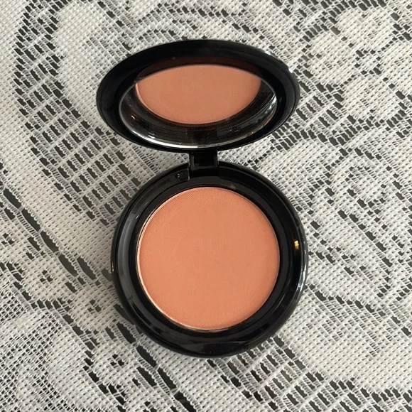 MARC JACOB MELO!N O!MEGA SHADOW USED ONLY ONCE - Picture 3 of 5